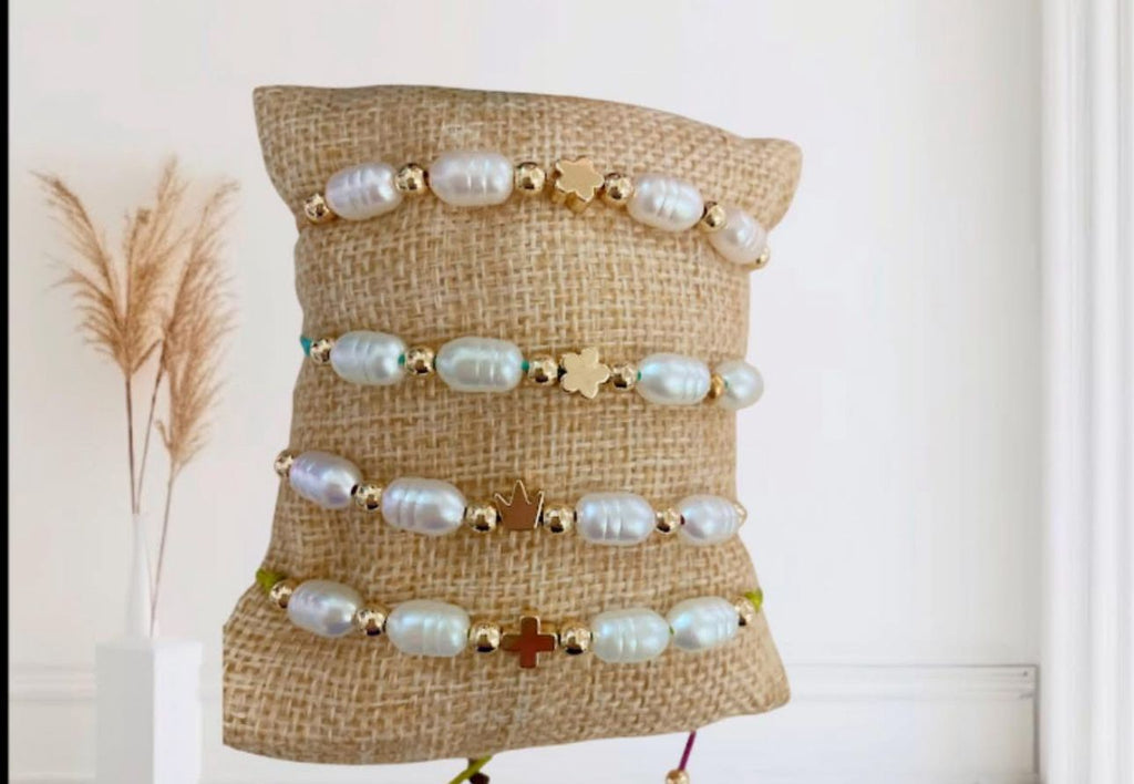 Pulseras de hilo con charms